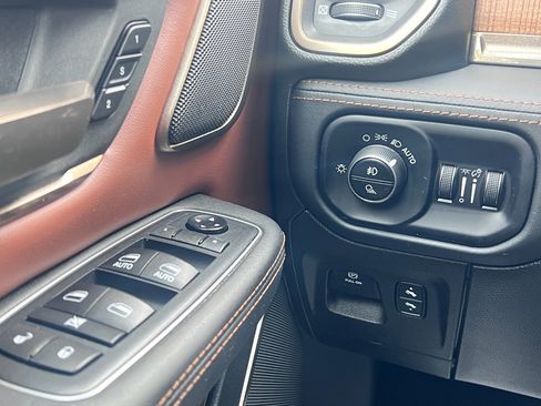 Used 2019 RAM 1500 Limited image 27