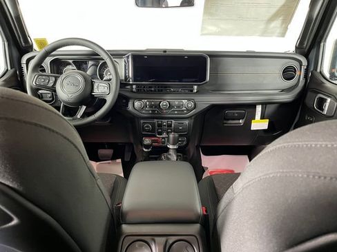 New 2026 Jeep Gladiator Mojave image 12