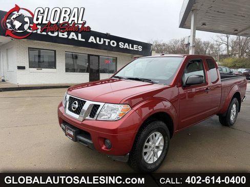Used 2015 Nissan Frontier SV image 1