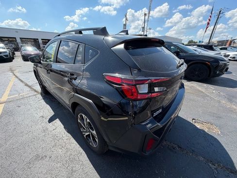Used 2025 Subaru Crosstrek 2.5i Premium AWD/4WD image 3