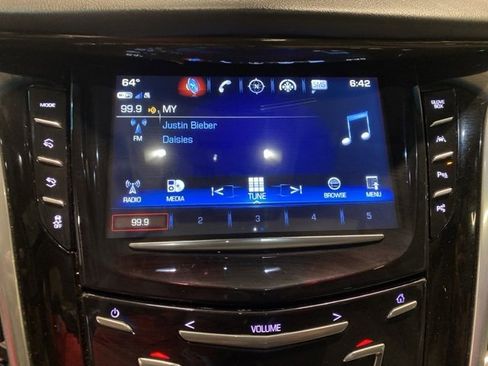 Used 2020 Cadillac Escalade ESV Premium Luxury w/ LPO, Radiant Package image 22