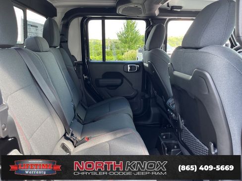 New 2025 Jeep Gladiator Rubicon w/ Convenience Group image 20
