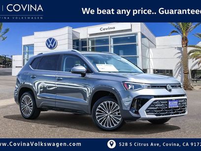 New 2025 Volkswagen Taos SE