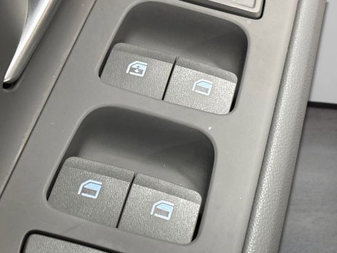 Used 2024 Hyundai Elantra SEL image 31