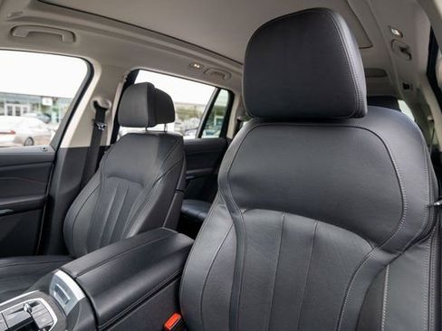 Used 2022 BMW X7 xDrive40i w/ Premium Package image 6