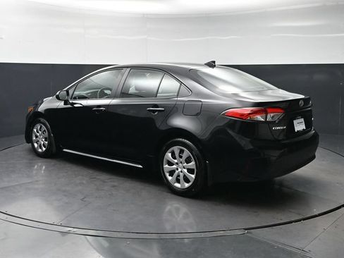 Used 2025 Toyota Corolla LE FWD image 7