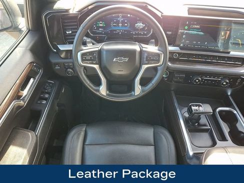 Used 2023 Chevrolet Silverado 1500 RST AWD/4WD image 3
