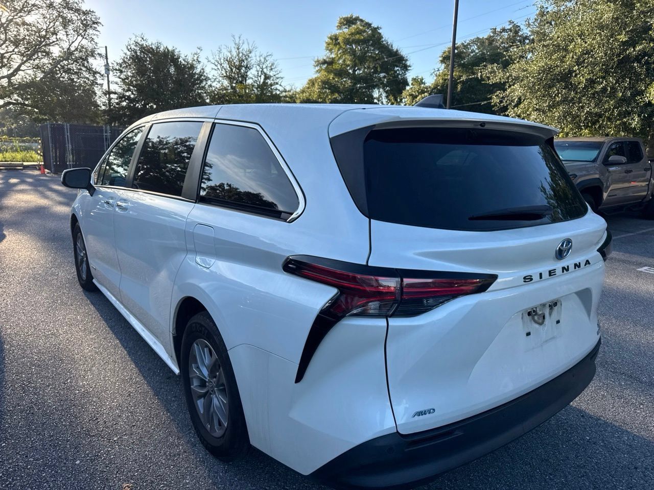 Used 2021 Toyota Sienna XLE AWD/4WD image 8