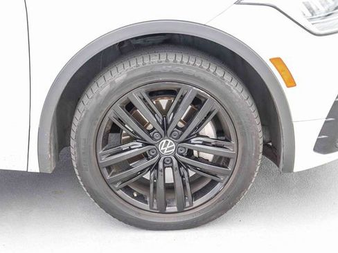 Used 2022 Volkswagen Tiguan SE R-Line AWD/4WD image 10