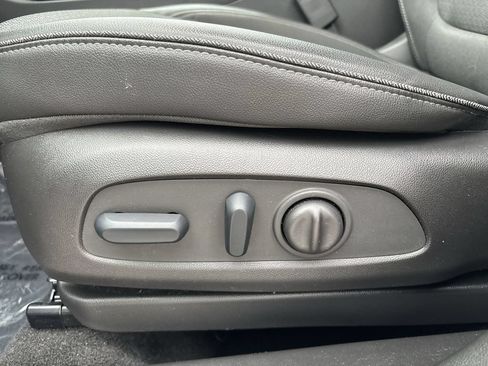Used 2023 Buick Encore GX Preferred w/ Cold Weather Comfort Package AWD/4WD image 12