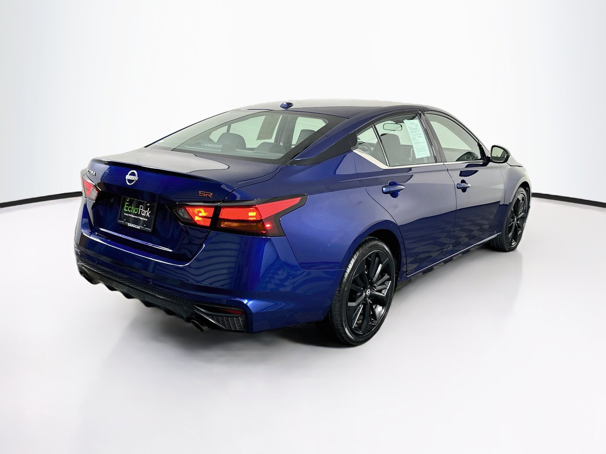 Used 2024 Nissan Altima 2.5 SR FWD image 9