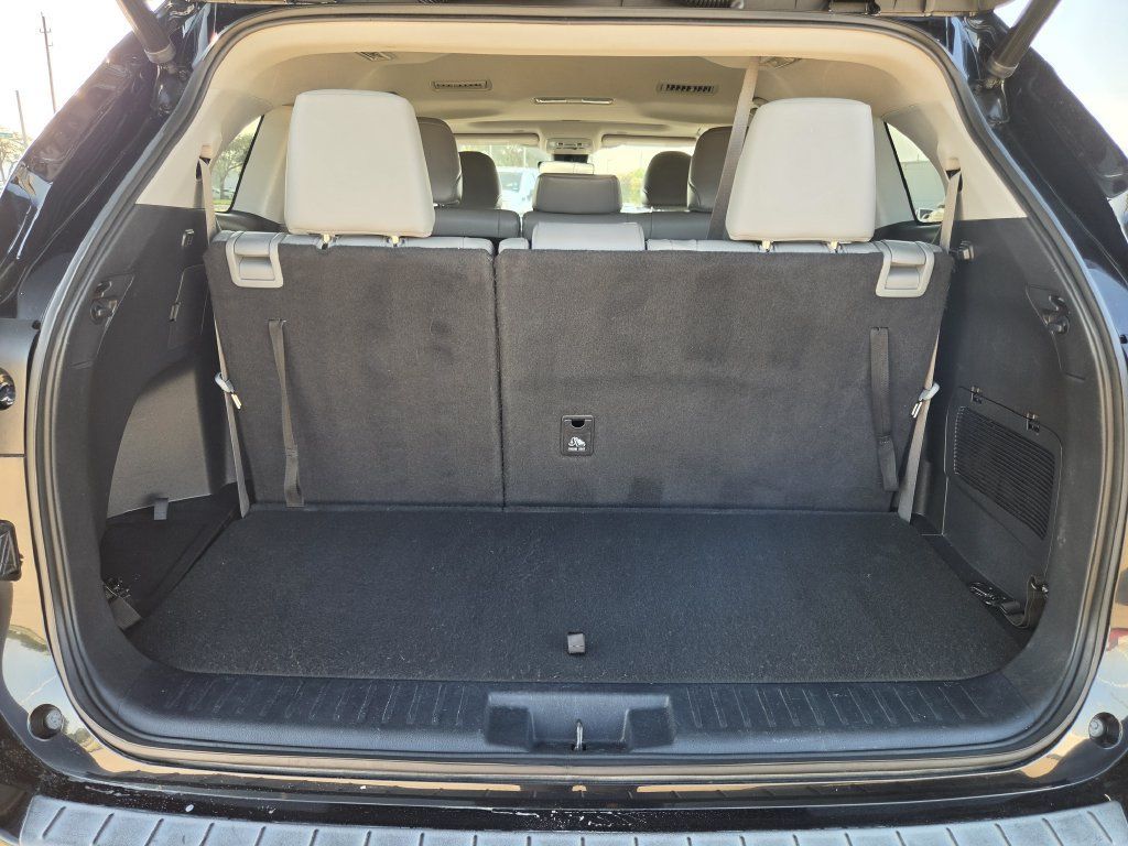 Used 2023 Toyota Highlander XLE FWD image 31
