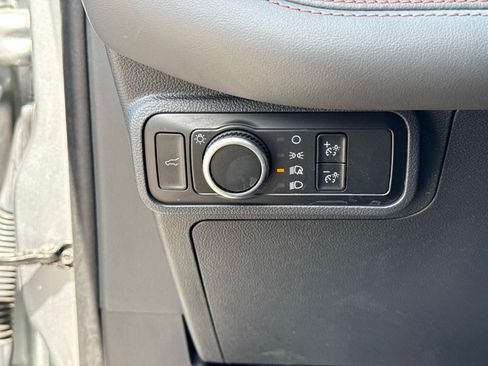 Used 2025 Ford Explorer Active AWD/4WD image 33