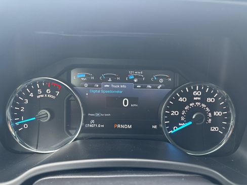 Used 2017 Ford F150 Lariat w/ Equipment Group 502A Luxury AWD/4WD image 10