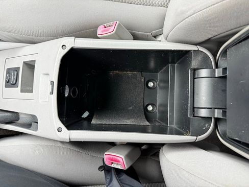 Used 2007 Toyota RAV4 Limited image 18