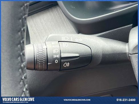 Certified 2024 Volvo XC40 B5 Plus w/ Protection Package Premier image 23