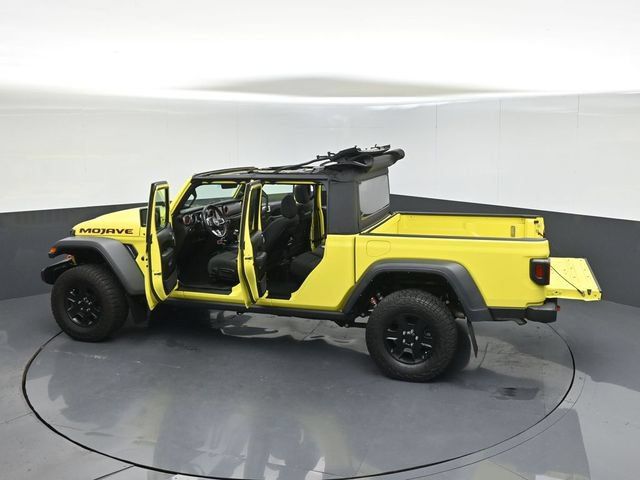 Used 2023 Jeep Gladiator Mojave AWD/4WD image 60