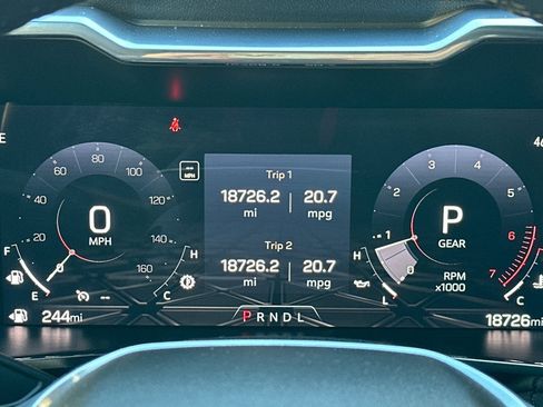 Used 2024 GMC Canyon Elevation image 32