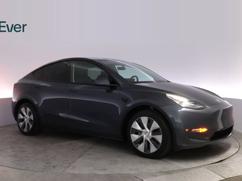 Used 2023 Tesla Model Y Long Range AWD/4WD image 14