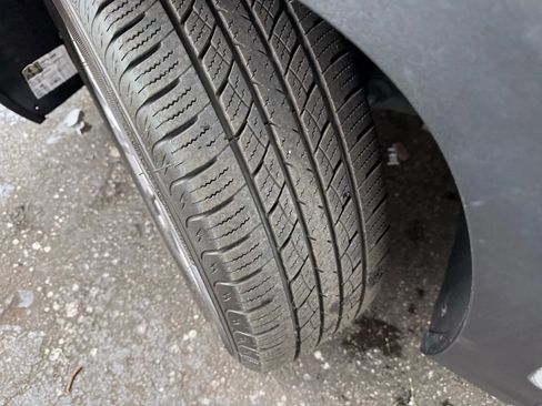 Used 2022 GMC Terrain SLT image 40