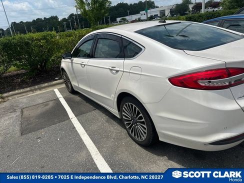 Used 2018 Ford Fusion SE w/ Fusion SE Technology Package FWD image 1