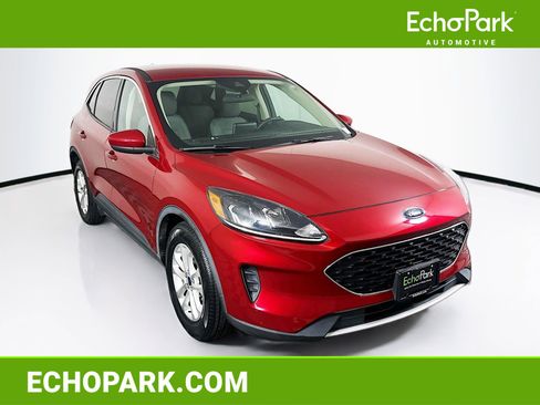 Used 2020 Ford Escape SE image 1
