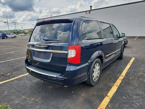 Used 2012 Chrysler Town & Country Touring-L w/ Entertainment Group #2 FWD image 2