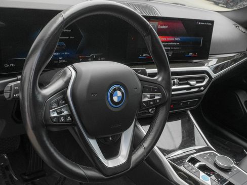 Certified 2023 BMW i4 eDrive40 RWD image 9