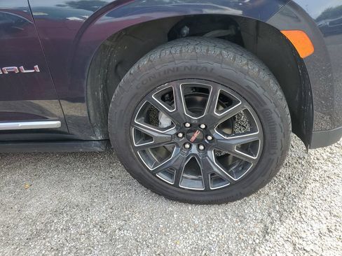 Used 2023 GMC Yukon XL Denali AWD/4WD image 3