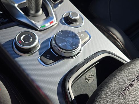 New 2025 Alfa Romeo Stelvio Sprint image 27