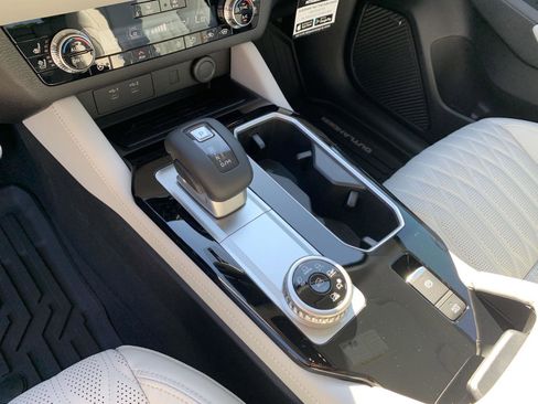 New 2025 Mitsubishi Outlander SEL image 17