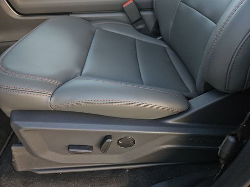 New 2025 Ford Expedition Active image 23