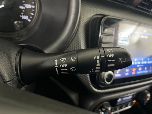 Used 2021 Nissan Kicks SV FWD image 61