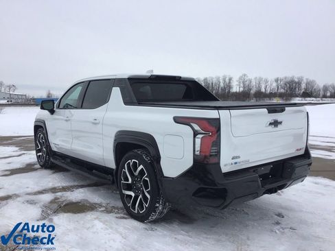 Used 2025 Chevrolet Silverado EV RST image 8