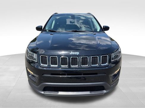 Used 2019 Jeep Compass Latitude w/ Popular Equipment Group FWD image 2