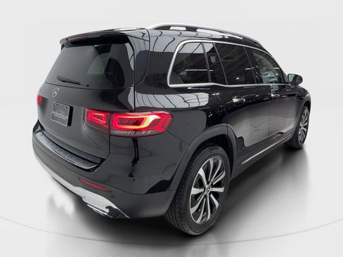Used 2022 Mercedes-Benz GLB 250 w/ Premium Package Lite image 7