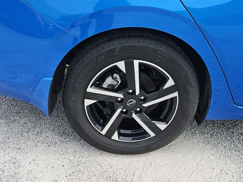 Used 2025 Nissan Sentra SV image 5