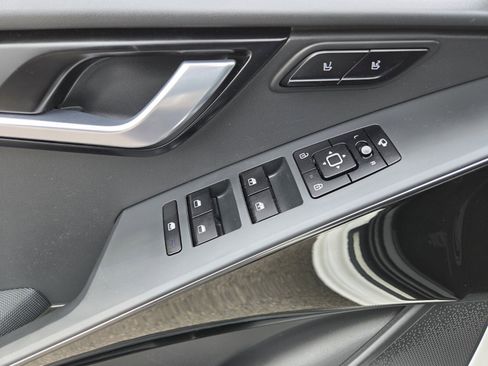 Certified 2023 Kia Niro SX Touring image 18