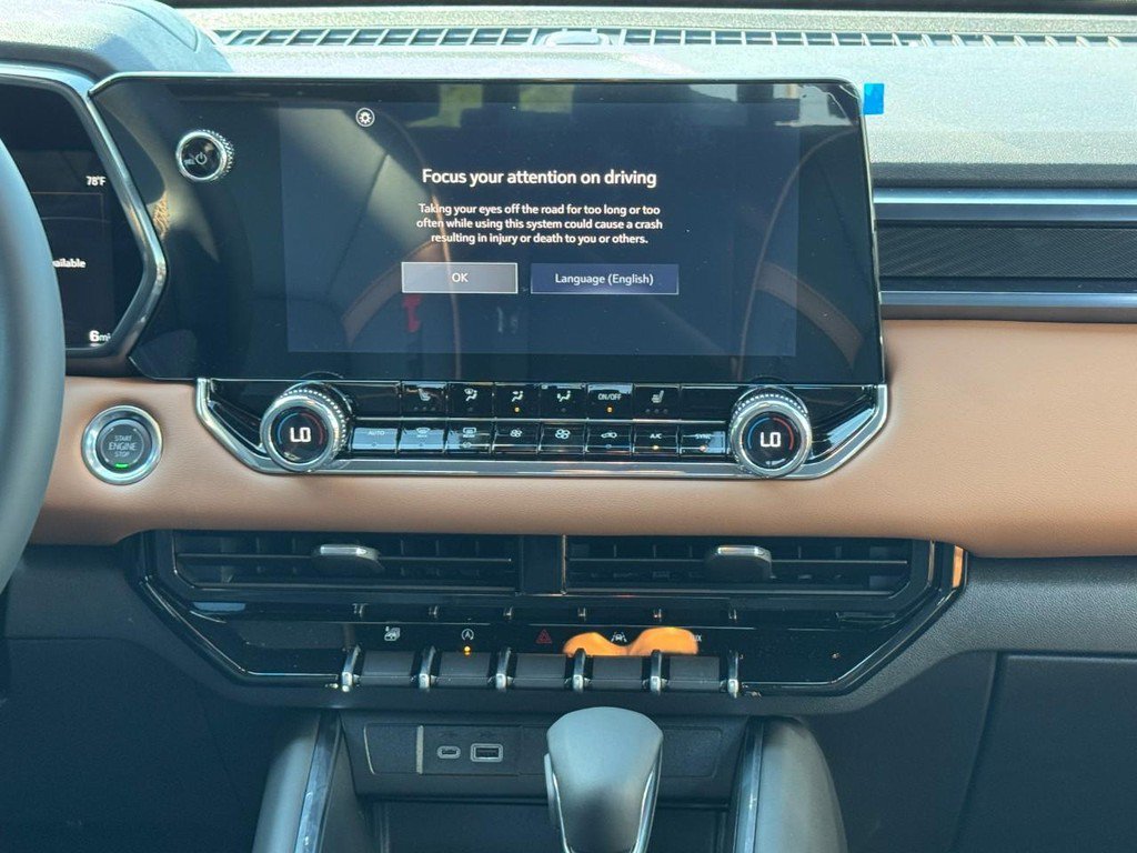 New 2026 GMC Canyon AT4 AWD/4WD image 13