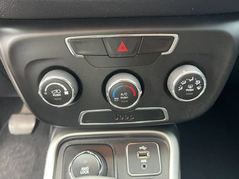 Used 2018 Jeep Compass Sport AWD/4WD image 25