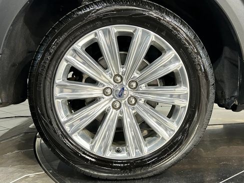 Used 2022 Ford Explorer Limited w/ Equipment Group 301A AWD/4WD image 26