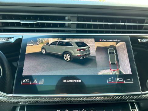 Used 2021 Audi SQ7 Premium Plus w/ Driver Assistance Package image 28