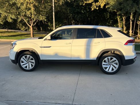 Used 2023 Volkswagen Atlas Cross Sport SE w/ Panoramic Sunroof Package image 7