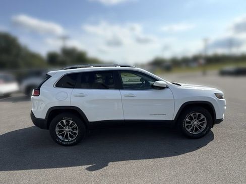 Used 2019 Jeep Cherokee Latitude Plus AWD/4WD image 4