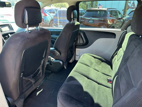 Used 2014 Dodge Grand Caravan American Value Package w/ UConnect Hands-Free Group image 14