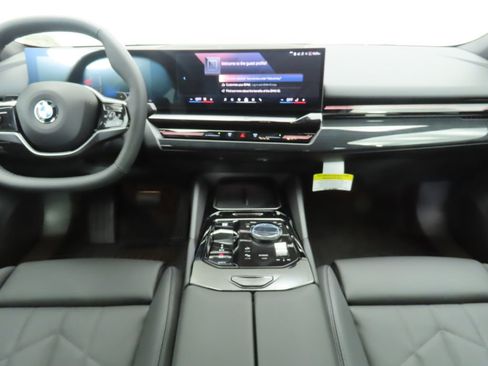 Certified 2025 BMW 530i image 13