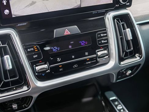 Used 2022 Kia Sorento SX Prestige image 18