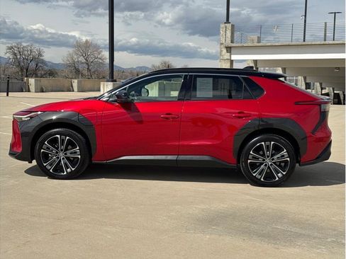 Used 2023 Toyota bZ4X Limited - AWD w/ Weather Package image 4