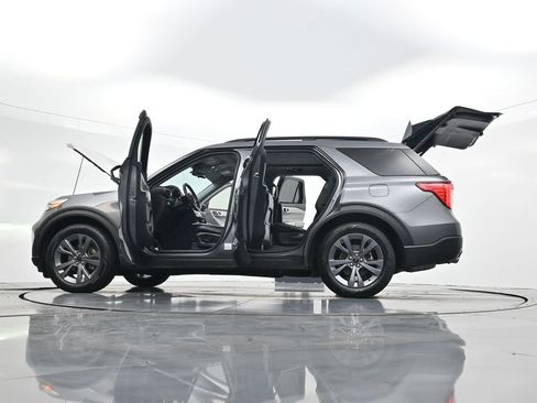 Used 2022 Ford Explorer XLT w/ Equipment Group 202A image 47