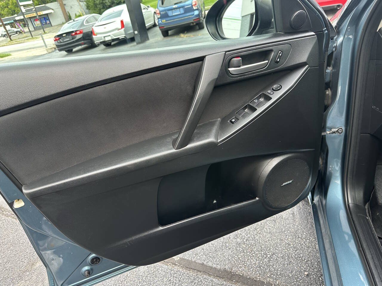 Used 2011 MAZDA MAZDA3 i Touring FWD image 19